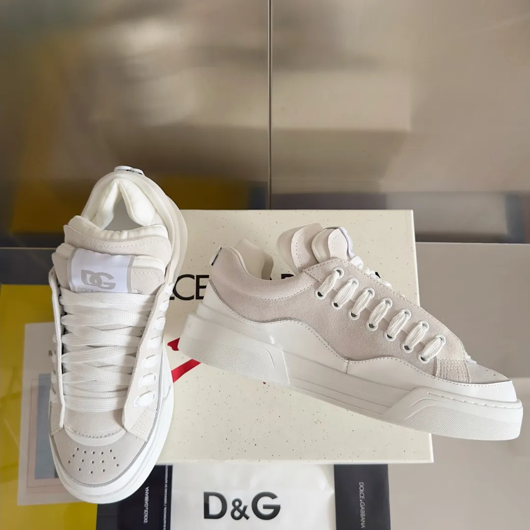 Factory price: 458💰D&G's latest Cushion series casual sports shoes, dad shoes, running shoes, original purchase and development, production, handmade, but always looking to the future. The new Cushion sneakers feature a two-tone suede upper accented by a mesh contrasting printed DG cross logo on the side. The lightweight, grippy rubber outsole adopts an innovative design to provide excellent performance, and the jacquard label adds timeless style. Exquisite packaging at the delivery counter🛍📦 ▪️ Fabric: Original custom-made first-layer cowhide ▪️ Lining: Original custom-made breathable towel lining ▪️ Sole: Original open-molded rubber material ▪️ Bottom thickness: 3.5CM ▪️ Size: Men's 38-45